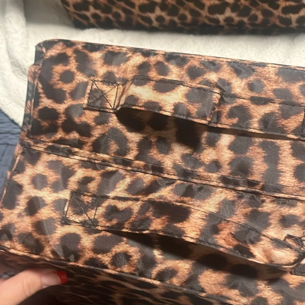 Better Beauty makeup set leopard JM New York